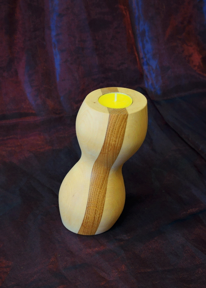 Teelichthalter "Windschief" aus Linde/Kirsche, geölt,  Höhe ca. 15 cm, Preis: 18,- €